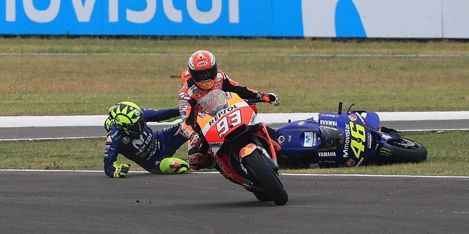 Insiden Marquez saat menjatuhkan Rossi